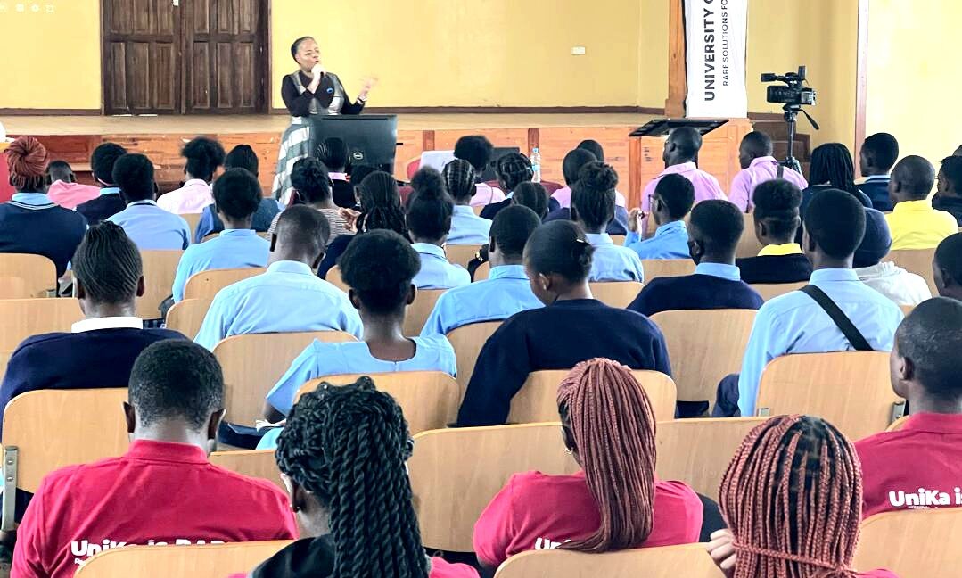 Maria MacAndrew teaching students about Artificial Intelligence (AI) in Kabwe Zambia